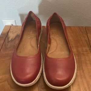 Born Reija Women's  Leather Flats Size 9/40.5